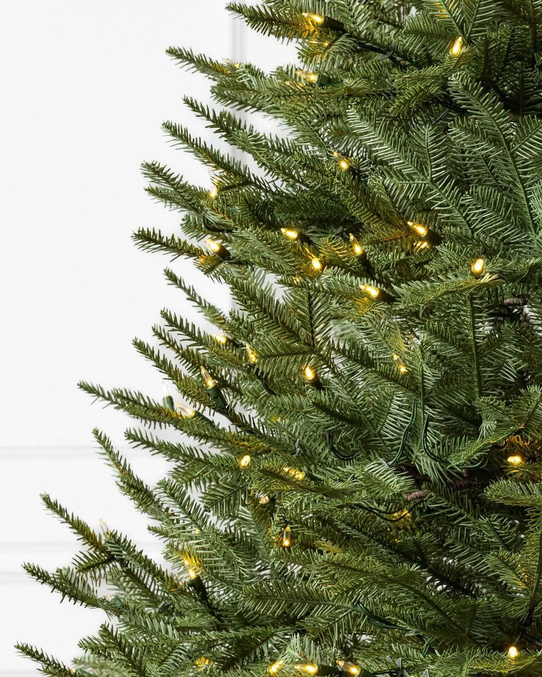 Árvore de Natal Montreal com Galhos Articulados, Suporte Metálico e Micro LEDs Embutidos