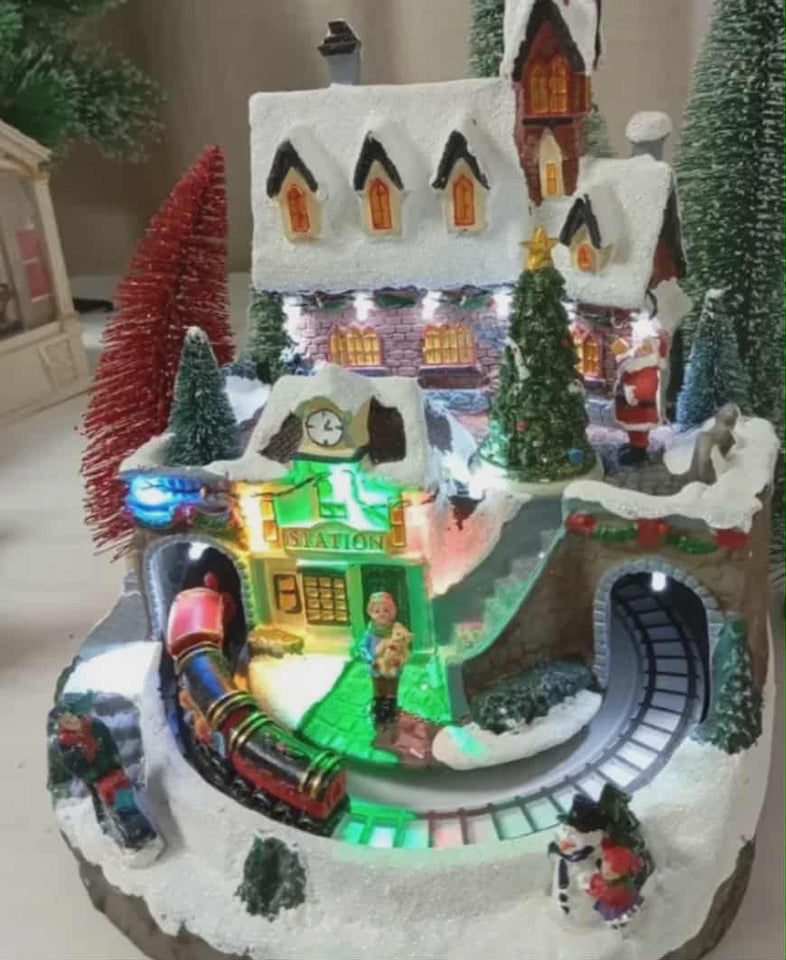 Carrossel Natalino Animado com Trem e Casa Iluminada – 65x45 cm